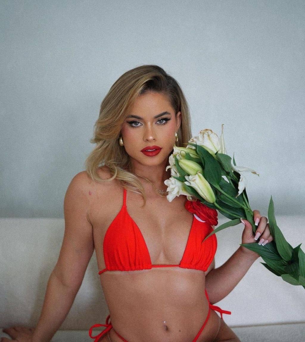 Светка привлекальеная девушка из Сызрани цена от 4000 руб