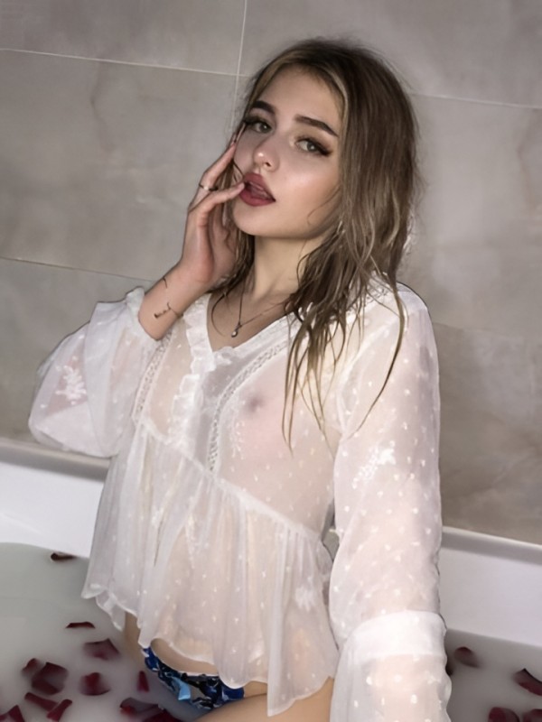 Алиана привлекательная девушка из Сызрани цена от 10000 руб