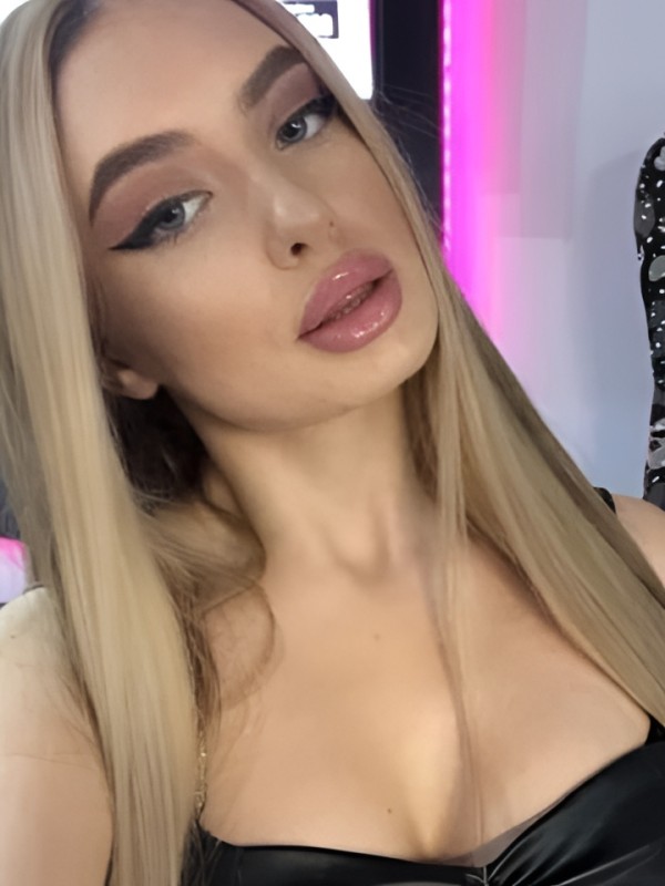 Рената привлекательная девушка из Сызрани цена от 1500 руб