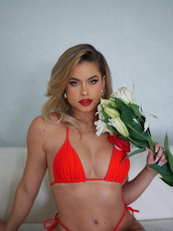 Светка привлекательная девушка из Сызрани цена от 4000 руб